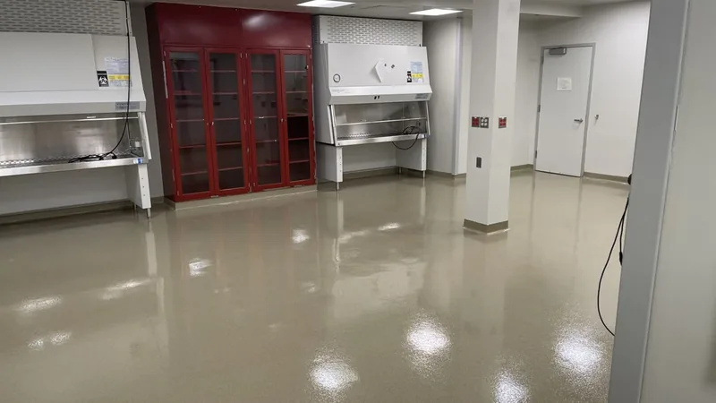 MavTop UQ-HD urethane cement floor, laboratory with biosafety cabinets — after installation